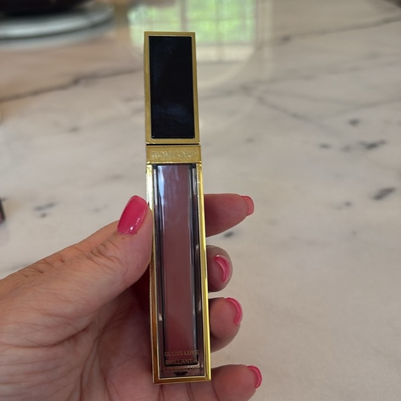 Tom Ford Lip Gloss Luxe in Sunrise Pink 022 ( Mauve) - Picture 7 of 10